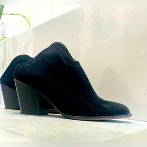 CHINESE LAUNDRY MULES